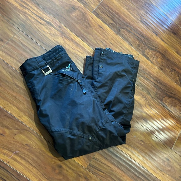 Women's Black Cargo Pants Snow or Ski Pants, Small, Ocean & Earth brand - Picture 13 of 13